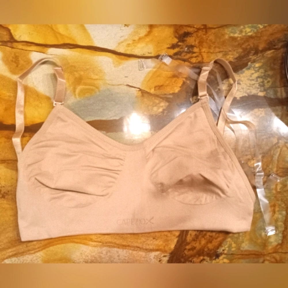 Capezio Overs and Unders Seamless Bodyliners Nude Bra Womens Medium